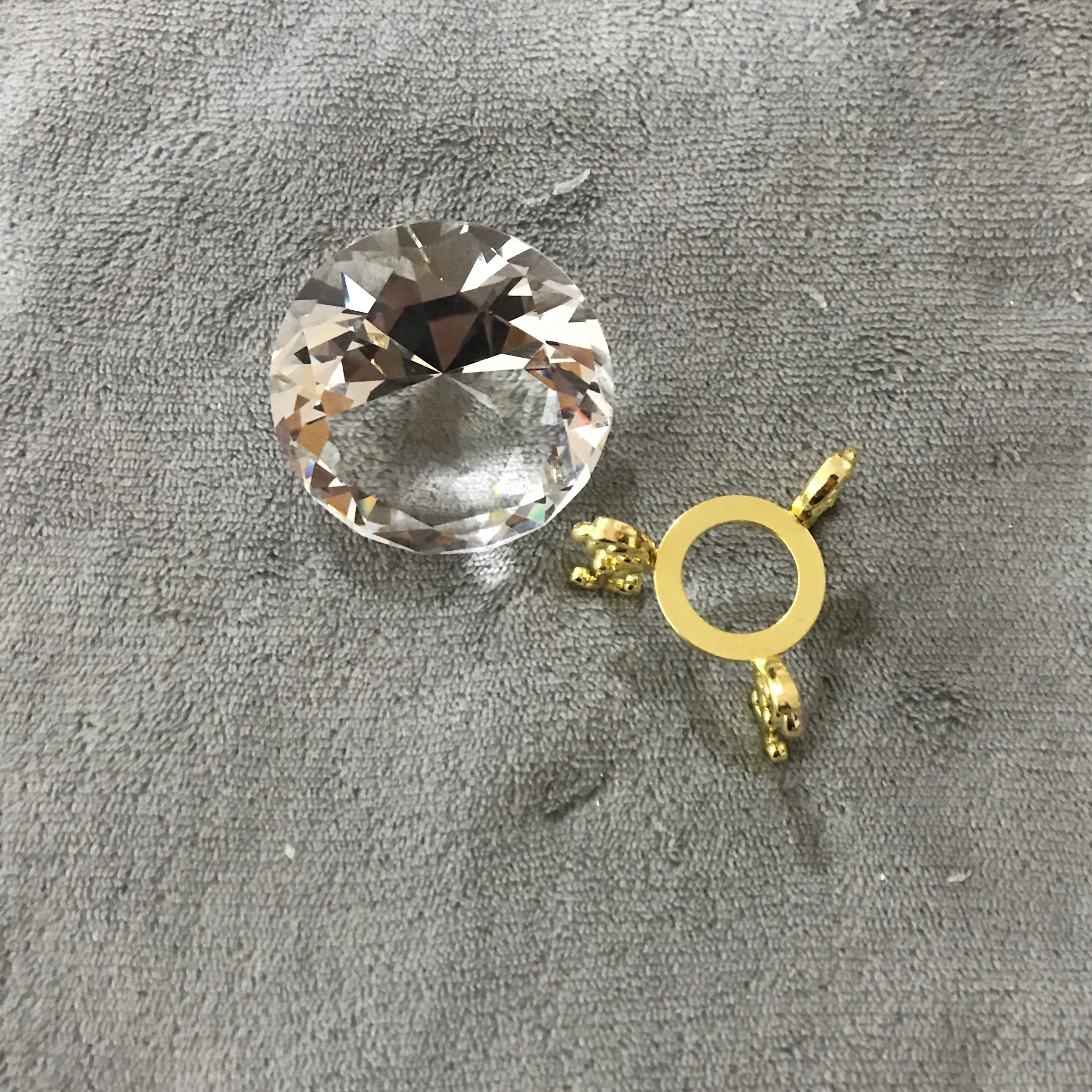 Прозрачный кристаллический бриллиант с базовой формой пресс-папье стеклянный