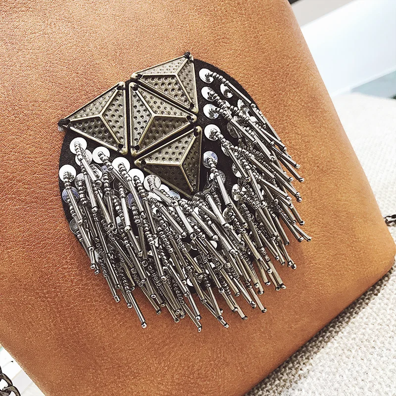 Новый Панк хеви-метал маленькая квадратная сумка Для женщин Железный зажим на