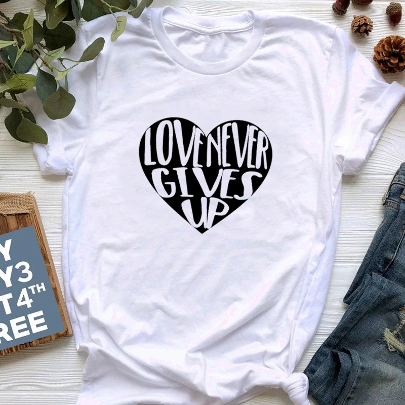 Футболка женская хлопковая с изображением сердца и Иисуса из христианской