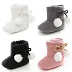 Детские зимние ботинки на осень и зиму, теплая обувь для маленьких девочек, детская обувь с пушистыми шариками для первых шагов, нескользящая обувь для детей 0-18 месяцев