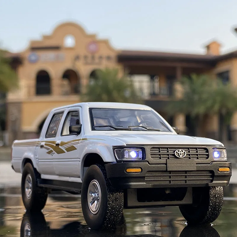 

1:32 Toyota Hilux Pickup Alloy Car Model Diecasts & Toy Vehicles Toy Car Metal Collection Off-road Vehicles Model Kids Toy Gift