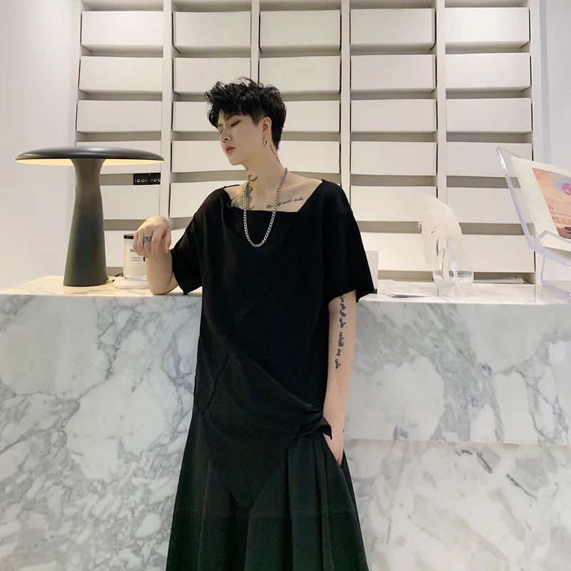 Футболка мужская с ассиметричным рисунком темная длинным рукавом в стиле