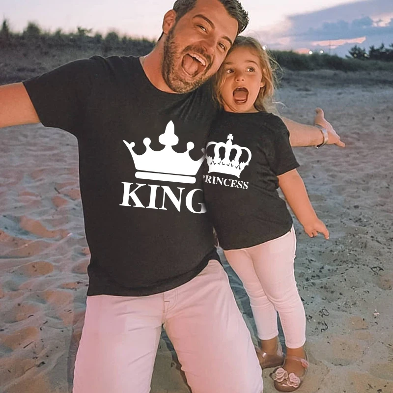 Одинаковые наряды для семьи футболка с принтом короны малышей мамы детей