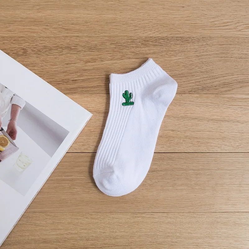 Cactus Short Новые хлопковые носки с вышивкой Kwakii, корейские белые забавные носки с героями мультфильмов, сезон лето-весна, мягкие дышащие носки, Прямая - Цвет: Cactus Short