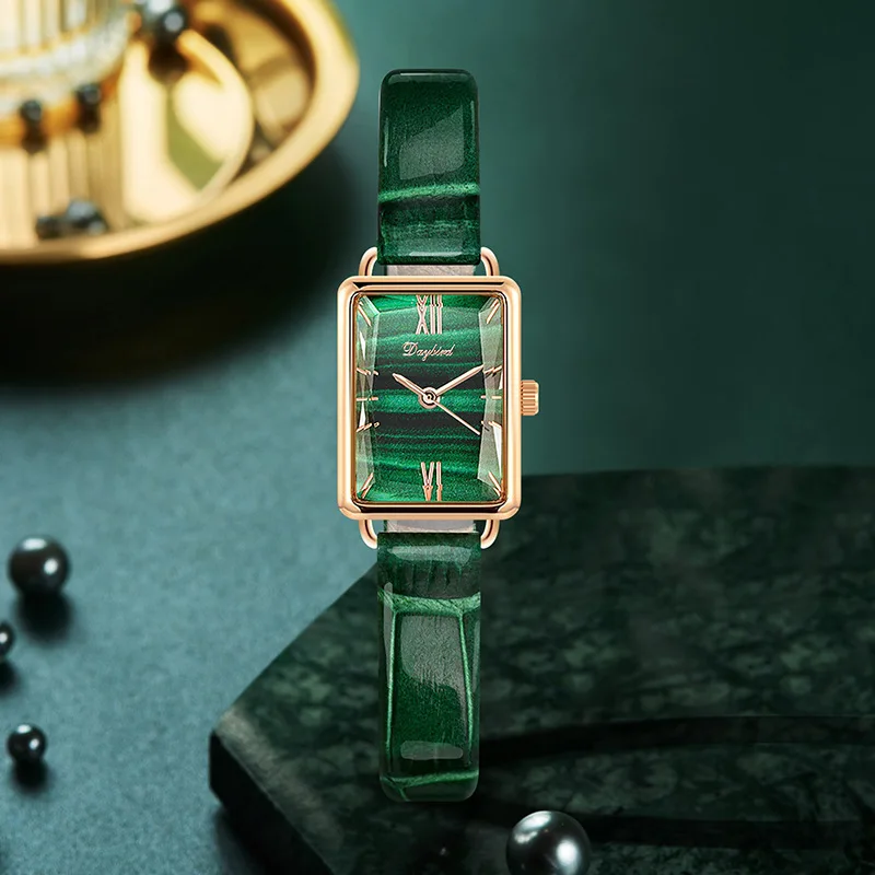 

Tissell New Beyond Visual Range2021 new watch ladies small green watch square plate malachite design retro waterproof female wat