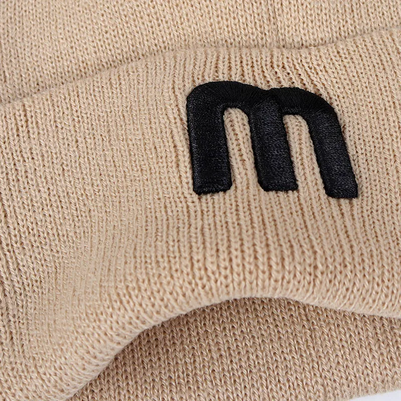 Вязаная крючком шапка с милой улыбкой Новинка Осень 2019 однотонные теплые шапочки