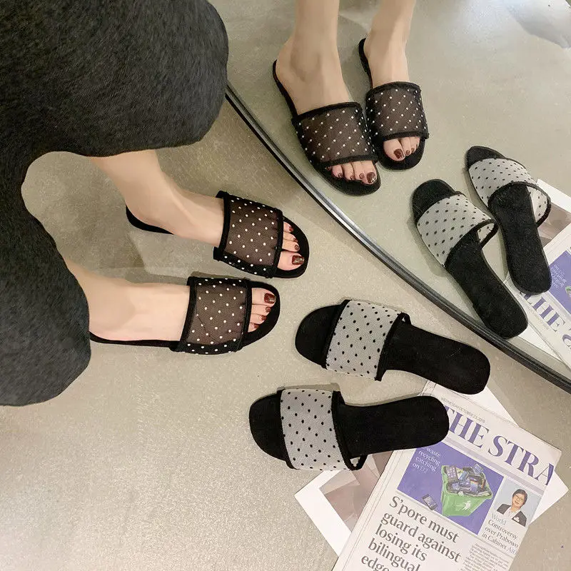 

2021 new summer slippers wear flip flops women's fashion beach slippers polka dot mesh beach sandals cheap black women shoes