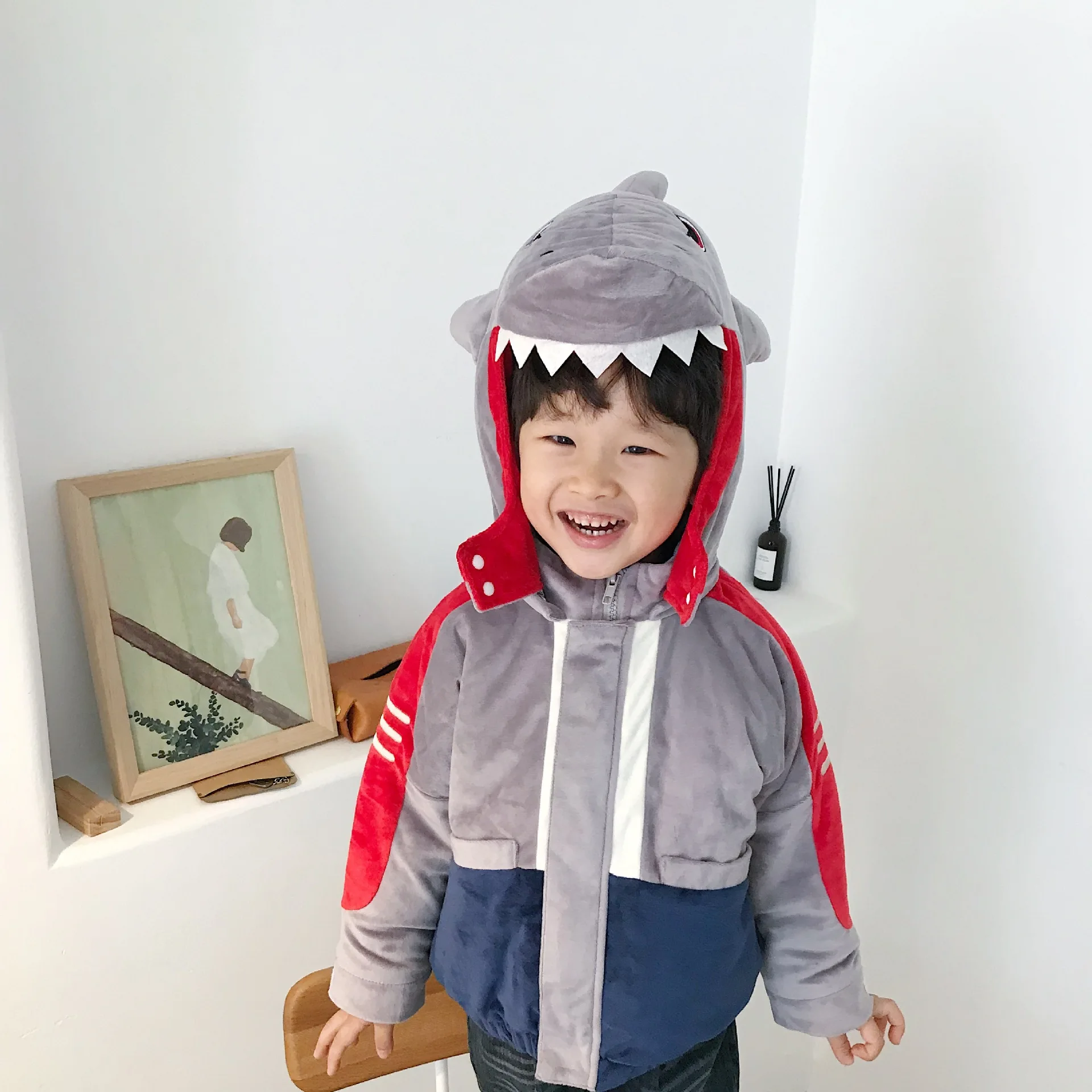 Tonytaobaby/новая зимняя одежда для мальчиков и девочек; пальто с акулой; хлопковые пальто с объемной акулой; детская куртка