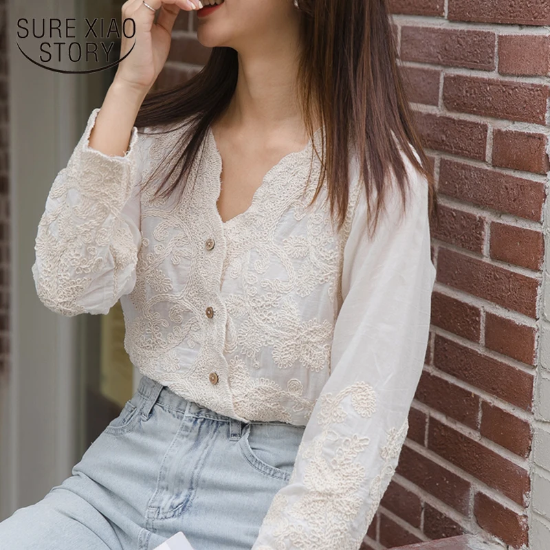 

2021 Casual V Neck Button Women Shirts Cotton Floral Embroidery Blouse Women Solid Color Long Sleeve Female Clothing 13332