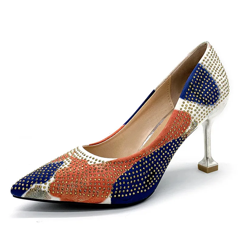 Пикантные женские свадебные туфли-лодочки с украшением в виде кристаллов на