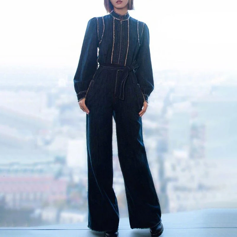 Широкие джинсовые комбинезоны женские со стоячим воротником потертые края