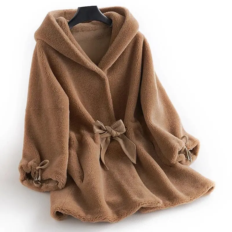 

Women 2020 Autumn Winter Medium Sheep Shearing Coat With Belt Female Solid Hooded Wool Coats Ladies Fashion Real Fur Coat Y94