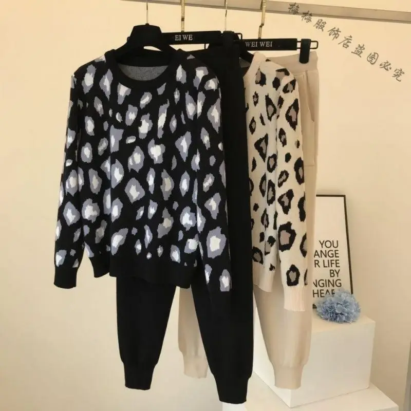 

2020 Leopard Print Stud For Autumn And Winter Pullover Long-Sleeved Sweater + Simple Skinny Pants Suit