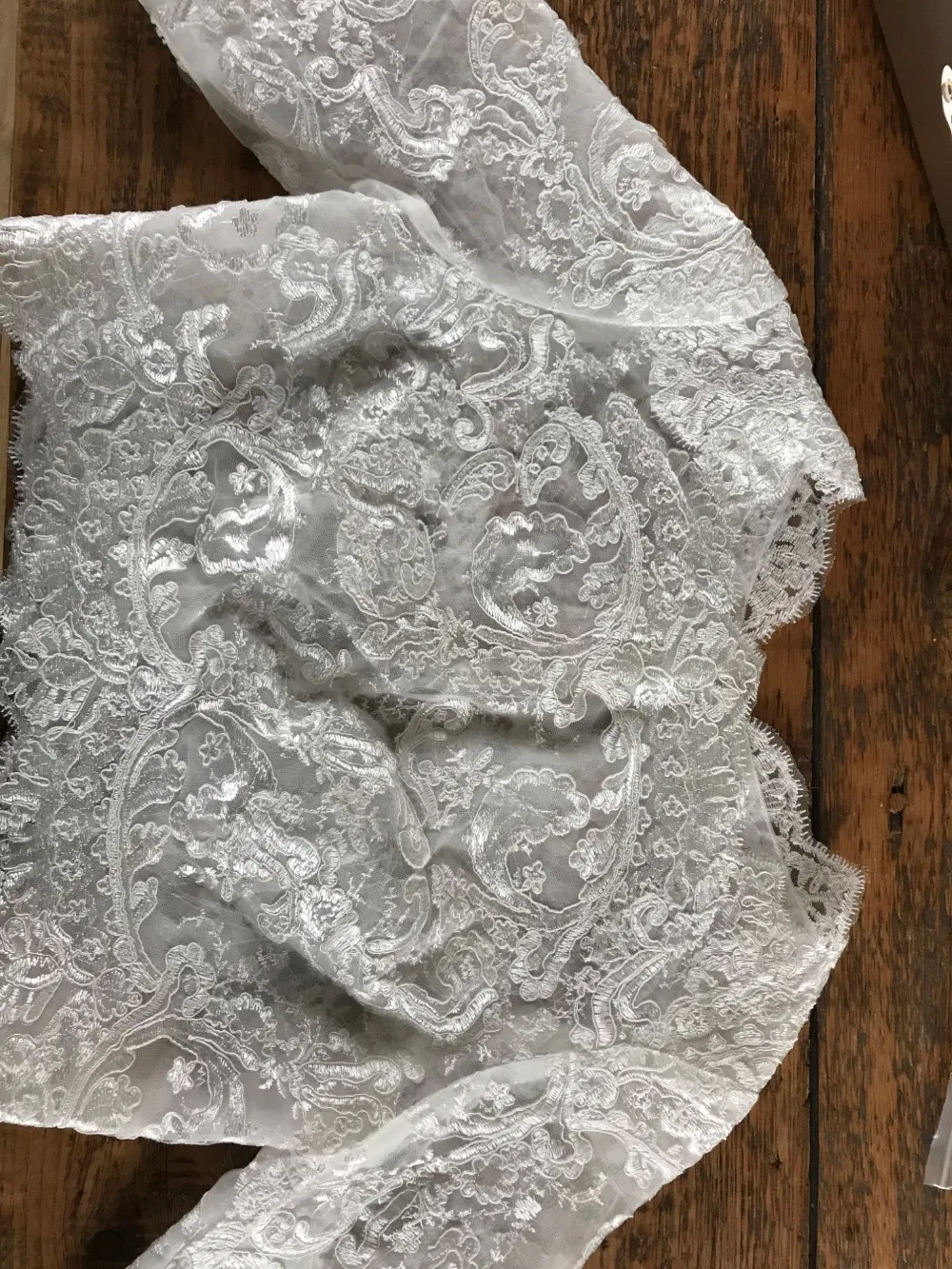 Свадебное болеро белого цвета и слоновой кости с рукавом 3/4 кружевной