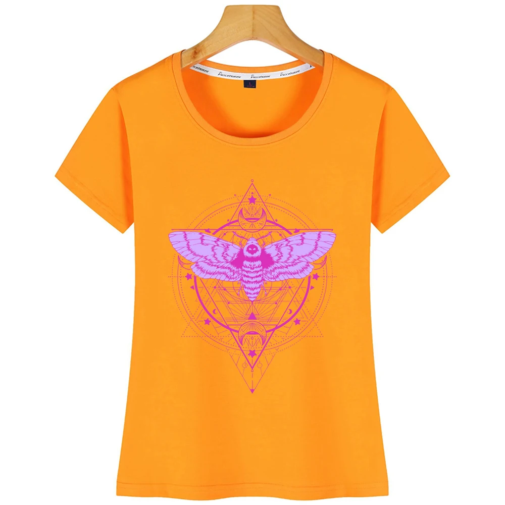 Женские футболки моли и полумесяц для привлекательных пастельных в готическом