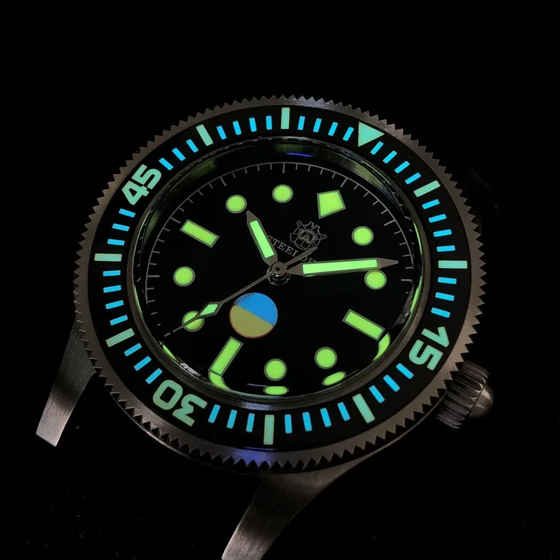 

Professional Stainless Steel Diving Watch Nh35 Moisture Meter Two-Color Luminous Men's Mechanical Watch 200M Waterproof