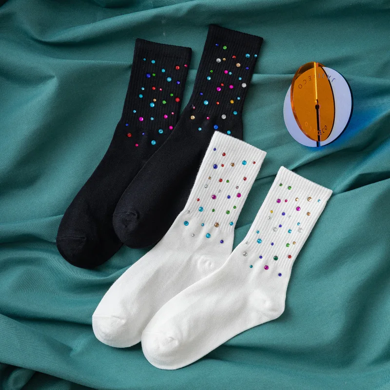 

2 Pairs Autumn Winter Black and White Woman Socks with Sparkling Diamond Kawaii and Funny Socks Wonen Cotton B90302