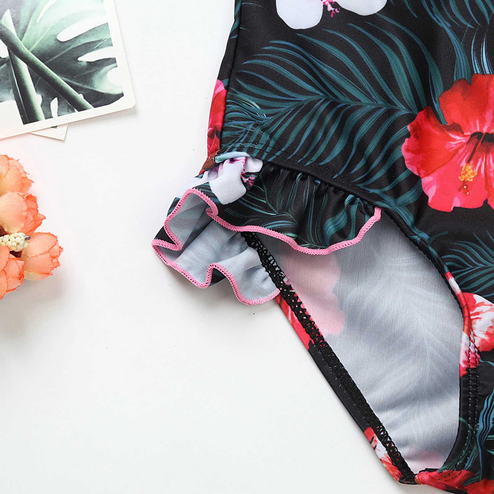 

Girl\u2019s Flower Printed 2Pcs Swimwear, Sleeveless Ruffled Neck and Hem Triangle Swimwear with Swim Cap