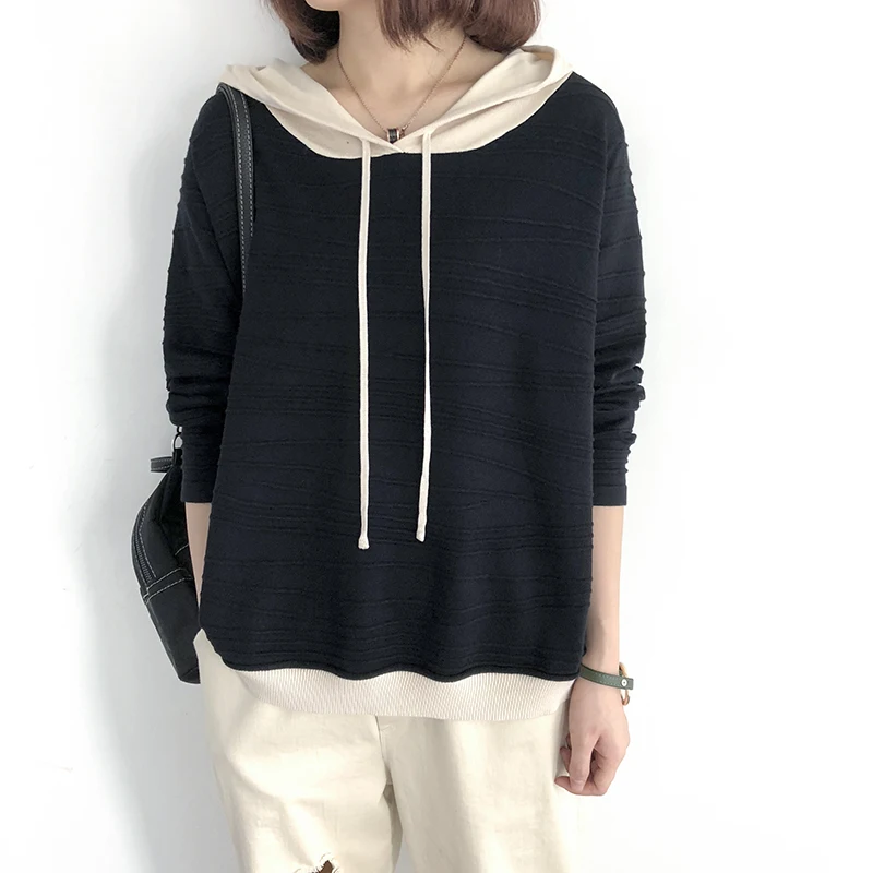 Женский свитер с капюшоном контрастного цвета тонкий весенне-осенний вязаный