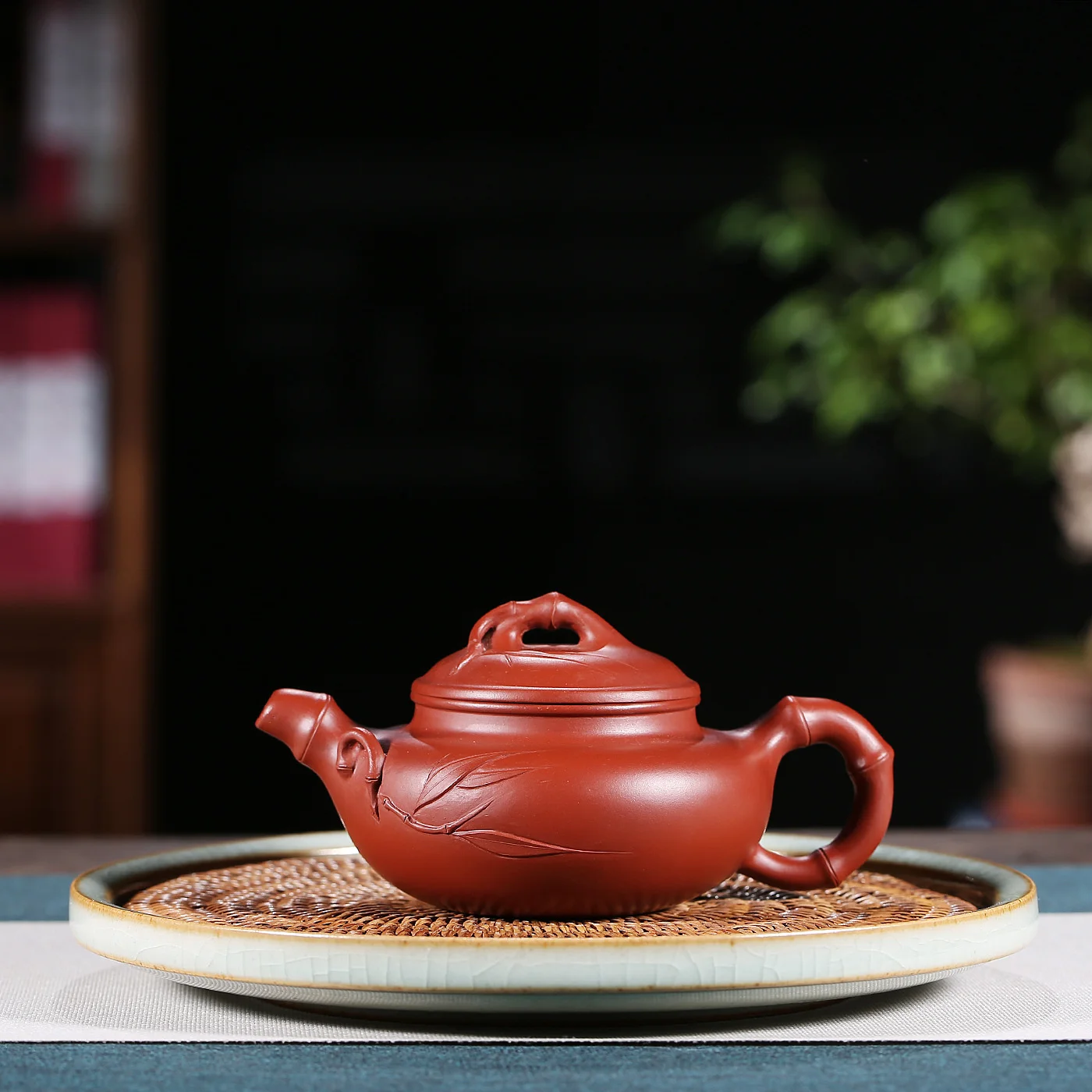 

Yixing raw ore purple clay teapot handmade Dahongpao ball hole bamboo section antique teapot