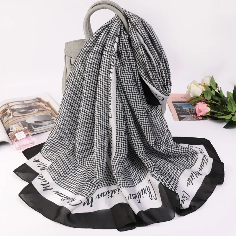 

2021 Fashion Dustproof Handkerchief Classics Print Silk Scarves Summer Travel Luxury Beach Towel Popular 180X90CM Lattice Shawls