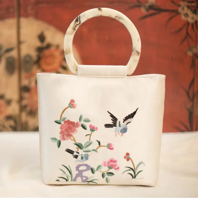 

Customized new retro cheongsam embroidery flower heaven and brocade Hanfu Chinese style handbag