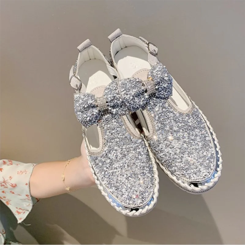

2021 Summer New Style Large Size Fashion Breathable Comfortable Mid-heel Flat Bow Bow Baotou Rhinestone Female Sandals ZZ122
