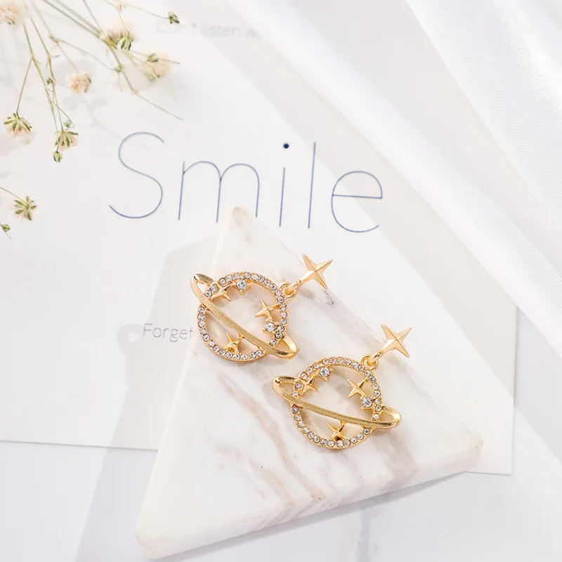 

Fashion Star Moon Earrings Asymmetric Crystal Rhinestone Earrings Summer Shiny Planet Earrings for Women Party Jewelry