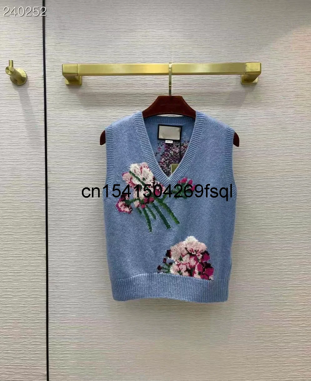 

New Runway Women Vest Sweater 2021 Fashion Floral Embroidery Chic Cropped Sleeveless Sweater Tank Tops Women Wool Vest