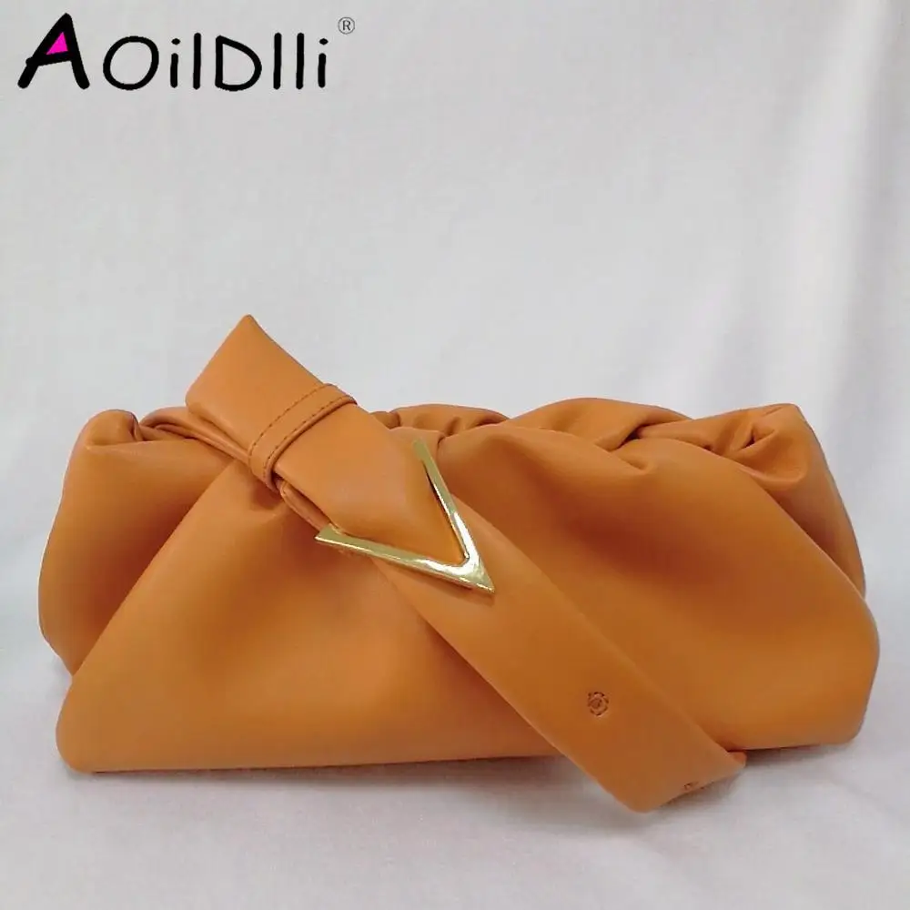 

Real Leather The Body Pouch Women Cow Chest Messenger Bag Ladies Fanny Dumpling Cloud Purses and Handbags Designer Shoulder Bags