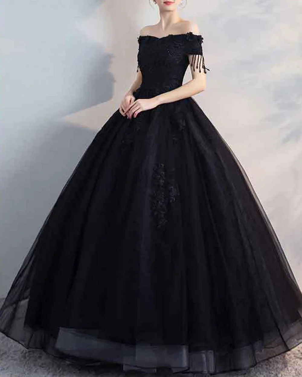

Fashion Off-the-shoulder Short Sleeve Ball Gown Floor Length Satin Applique Beading Evening Dresses