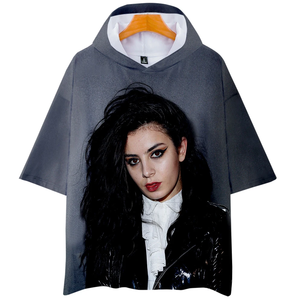 Футболка Шарли XCX Шарлотта Эмма айсинсон с коротким рукавом капюшоном унисекс