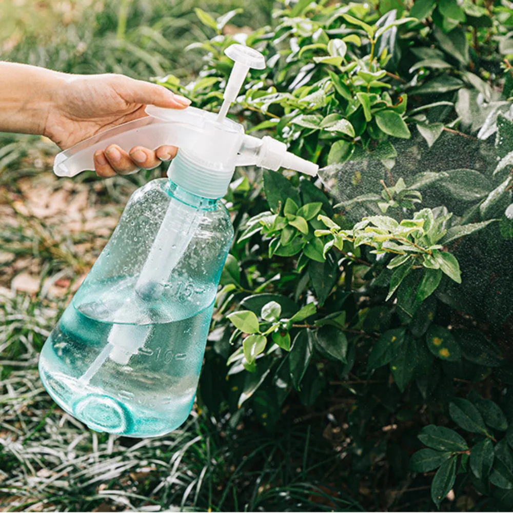 

Plastic Empty Pressure Sprayer Handheld Watering Sprayer Disinfection Spray Bottle 1.5L Watering Bottle Garden Accessory
