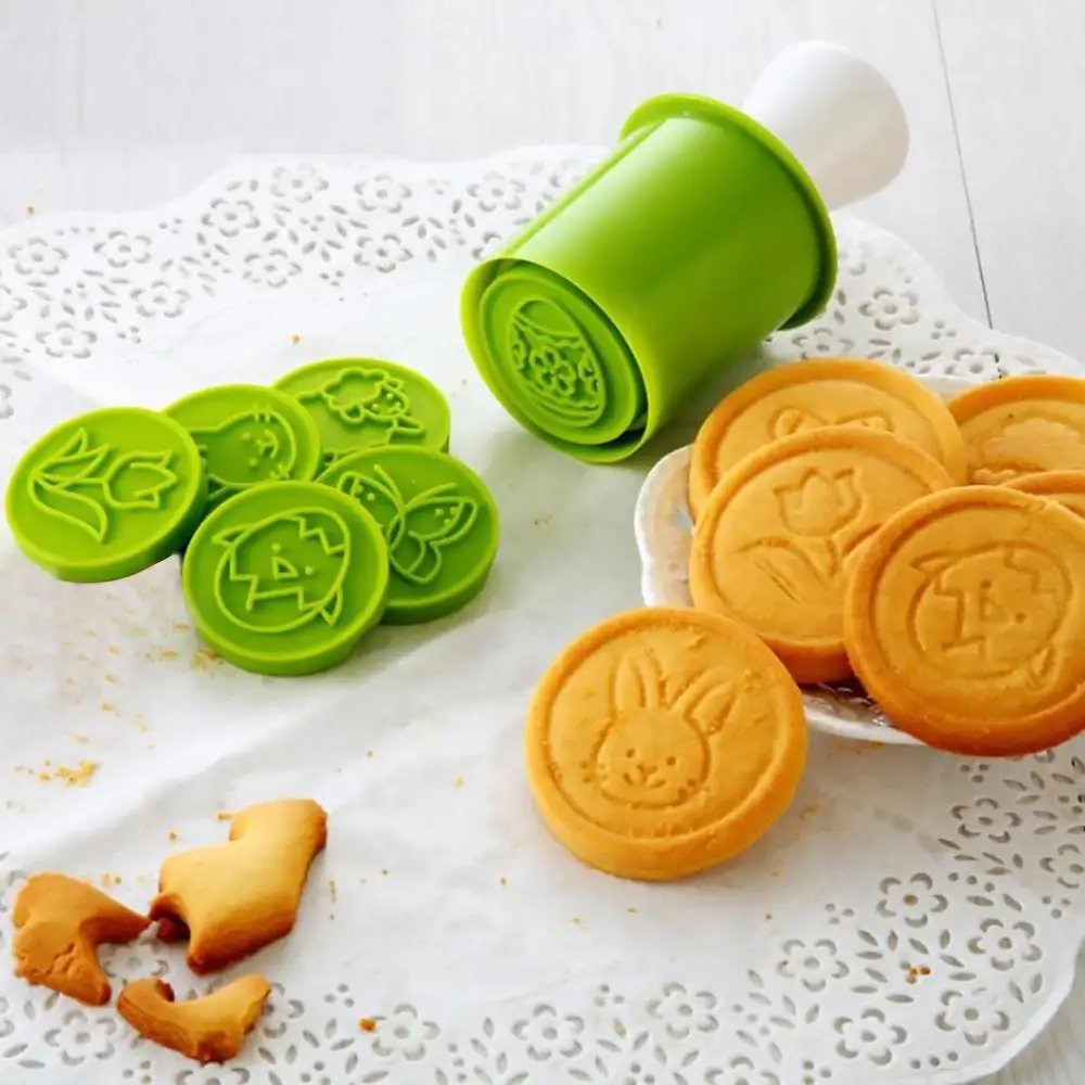 

6 Pieces DIY Christmas Cookie Biscuits Noel Tree Cartoon Stamps Maker Shaper Gadgets Mold Mold Kitchen Baking Tools