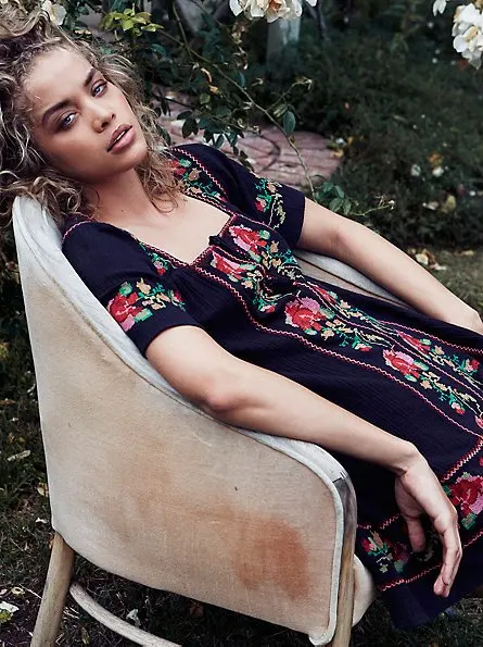 

New floral embroidery ethnic style lace up dress