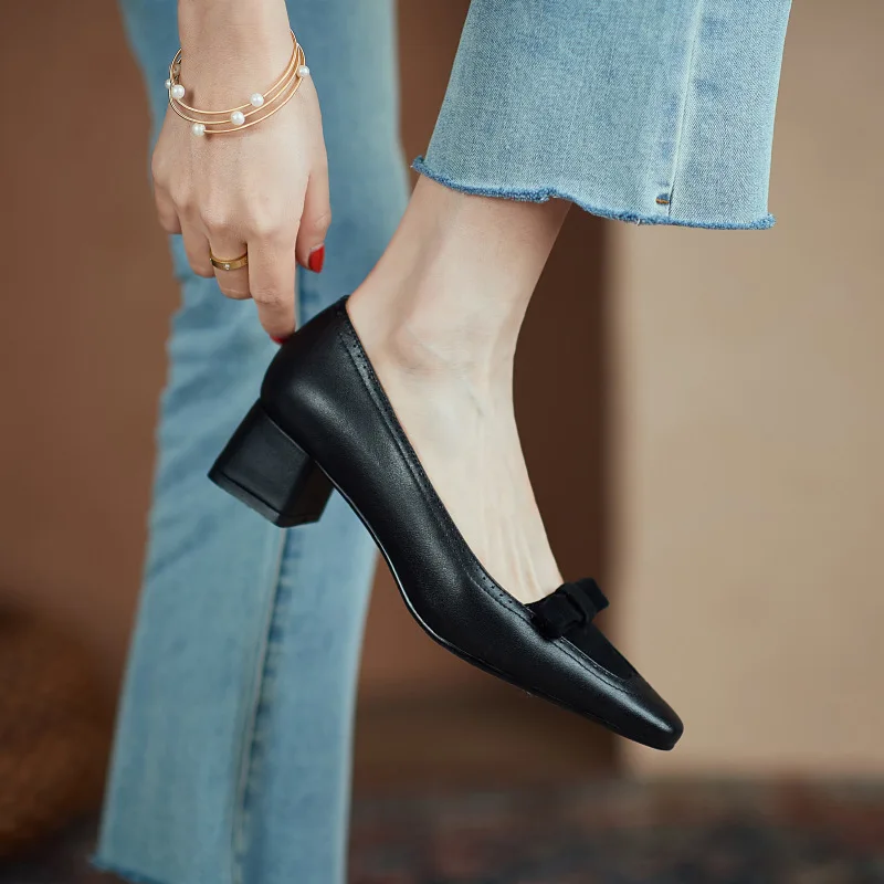 

Pumps Formal Elegant Style Leather Patchwork Design Butterfly-knot Shoes Medium Heel 3 Colors Classic Shoes