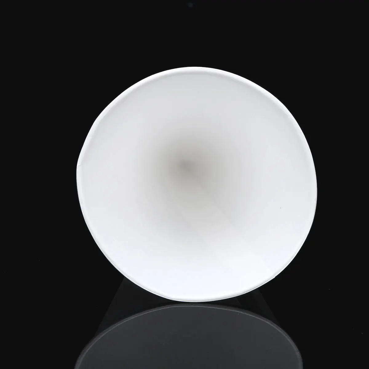 Одноразовые экологически чистые маленькие конические чашки из белой бумаги