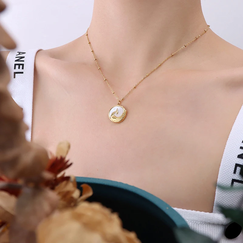 

YAONUAN New Trendy Gold Plated Clavicle Chain Necklace For Women With Seashell Embossed Phoenix Medallion Pendant Party Jewelry
