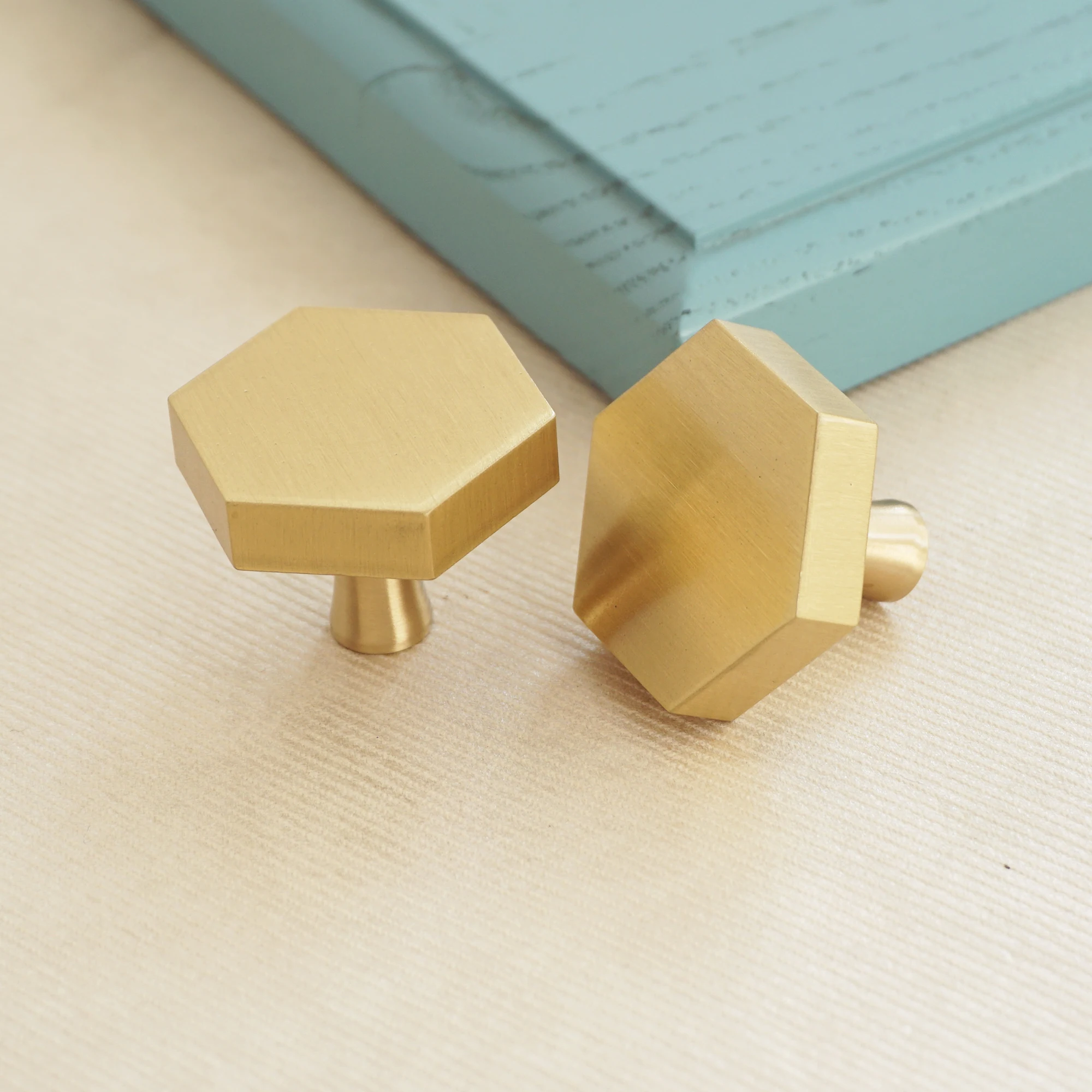 Ручка для двери шкафа из чистой меди латунная Шестигранная ручка ящика мебель в