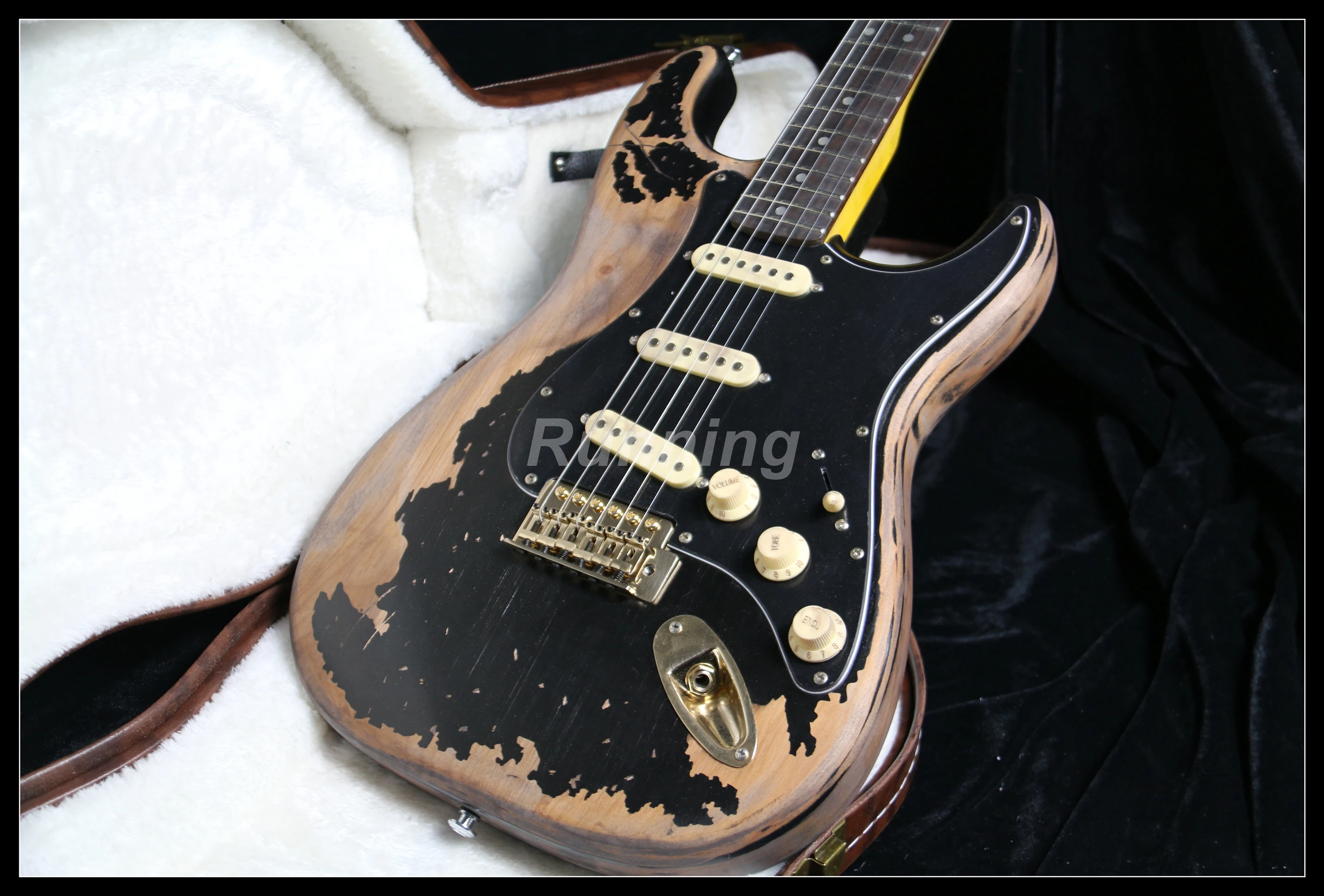 Тяжелая электрическая гитарная Алдер для тела нитрилакер с пятнами Золотое