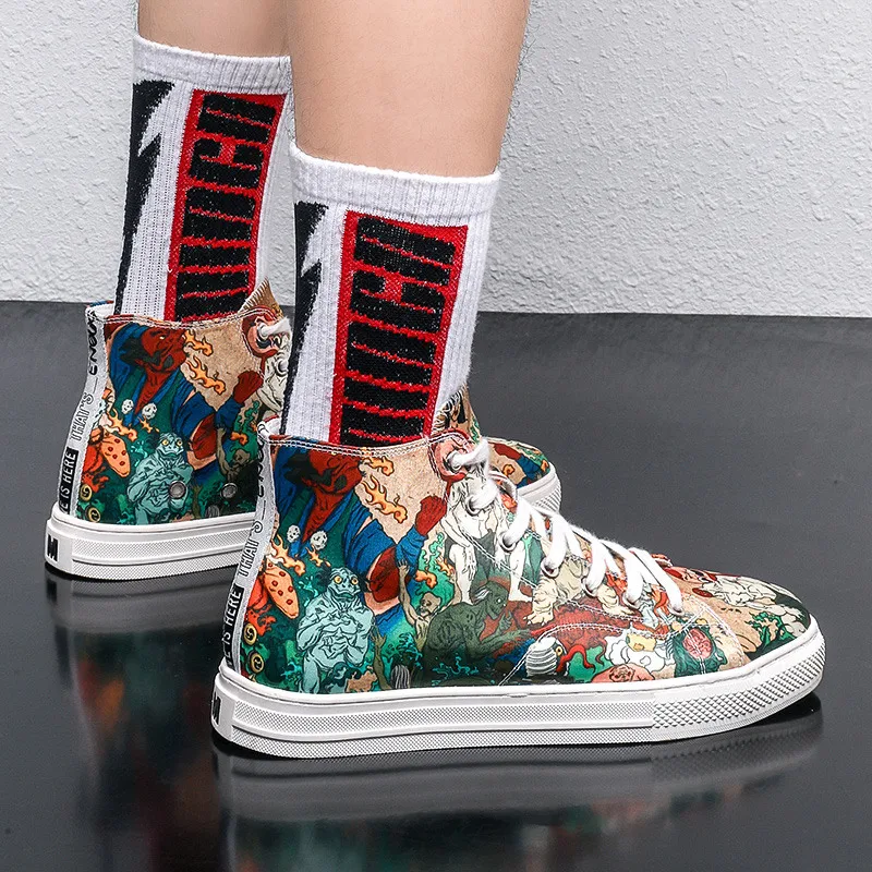 2020 Fashion Cartoon Painting High Skateboard Shoes Men Satin Breathable High top Sneakers Men Sport Shoes zapatillas de deporte