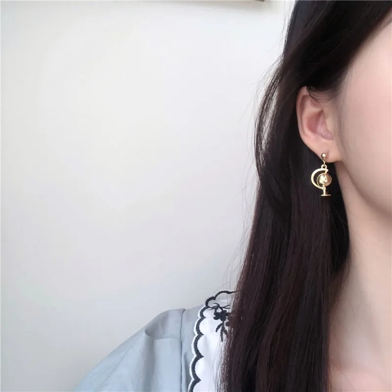 

Fashion Metal Geometry Globe Earrings Vintage Stars Moon Personality Hiphop/rock Stud Earrings For Women Jewelry Accessories