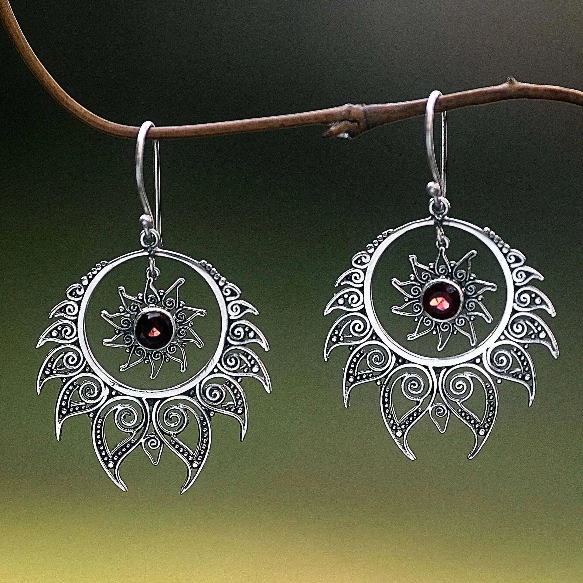 

2021 Fashion Vintage Hindu Shiva Fire Earrings Retro Exaggerated Women's Dangle Earrings Silver Metal Jewelry Party Accessories