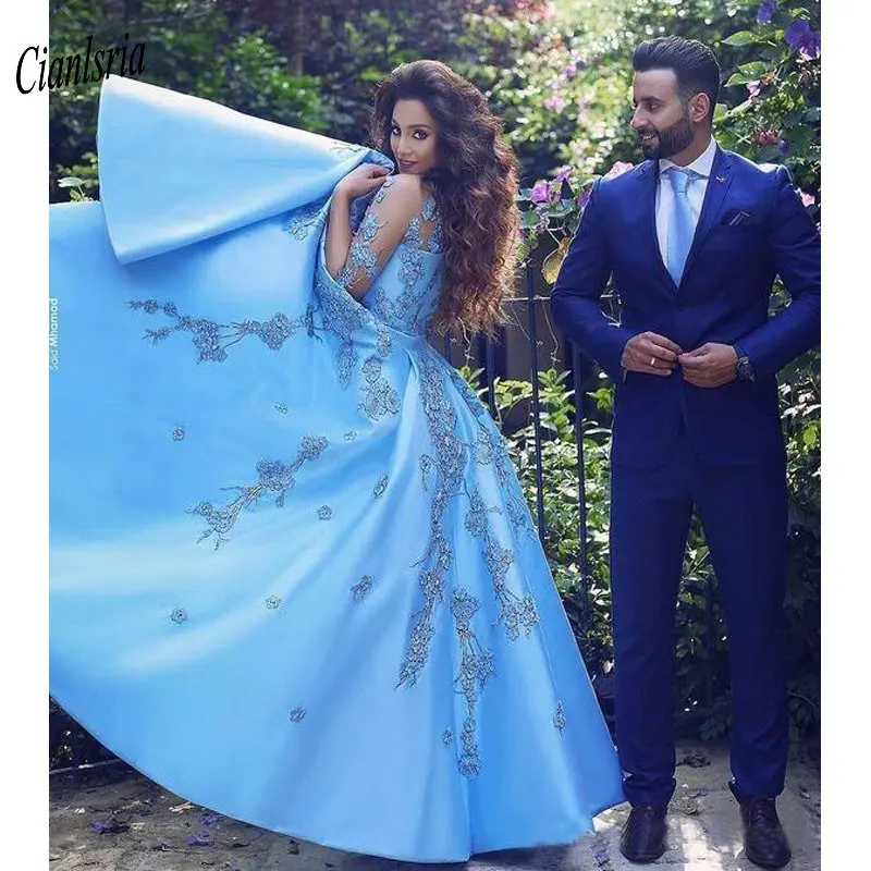 

Light Blue Half Sleeves Muslim Long Evening Dresses V-Neck Appliques Lace Islamic Dubai Kaftan Saudi Arabic Prom Evening Dress