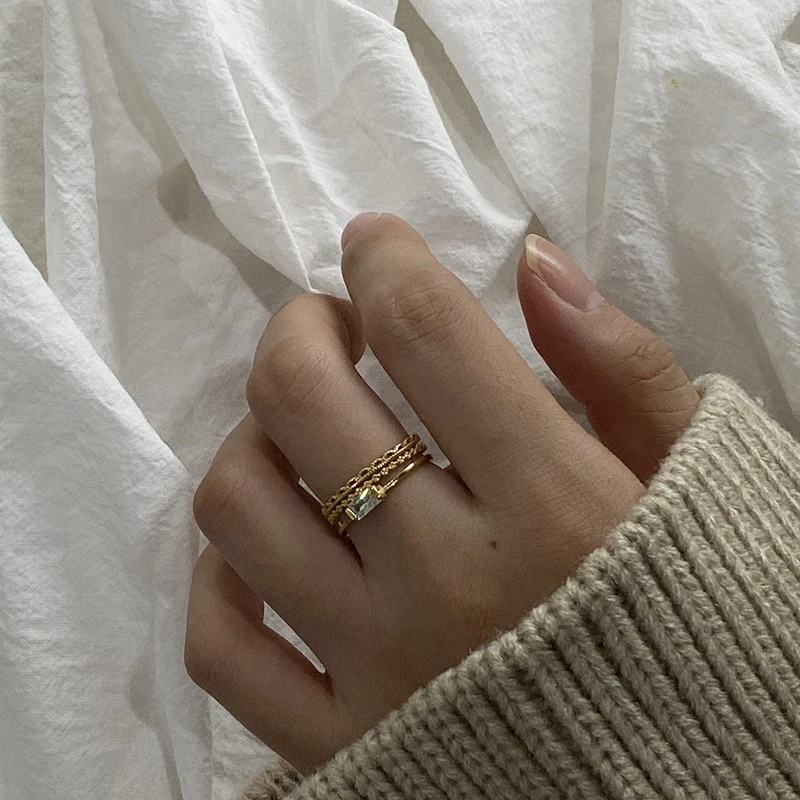 Женское Двухслойное кольцо из серебра 925 пробы с фианитом | Украшения и