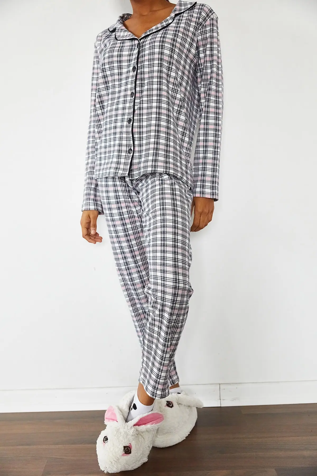 Women's White Checkered Knit Pajamas set 70 COTTON 30 POLYESTER Pleasing Appearance Fashionable Design Good Quality Trend of 2021 Style new Fashion Pajamas