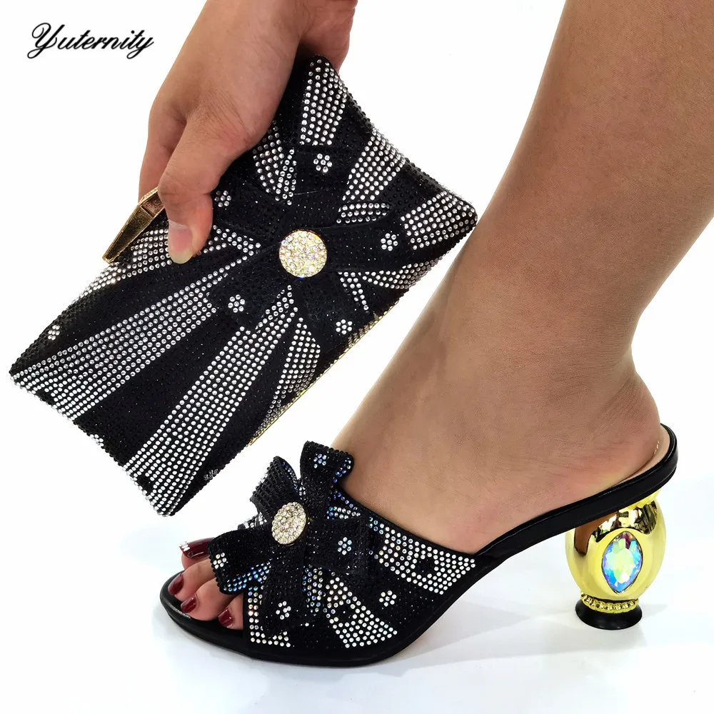 Высокое качество PU с Стразы комплекты женских туфель сочетающимися сумочками в