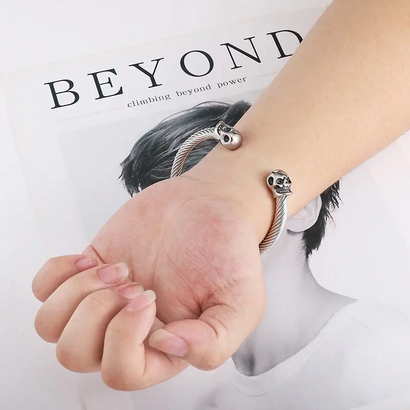 Оптовая продажа ювелирных изделий -- из нержавеющей стали крученый кабель