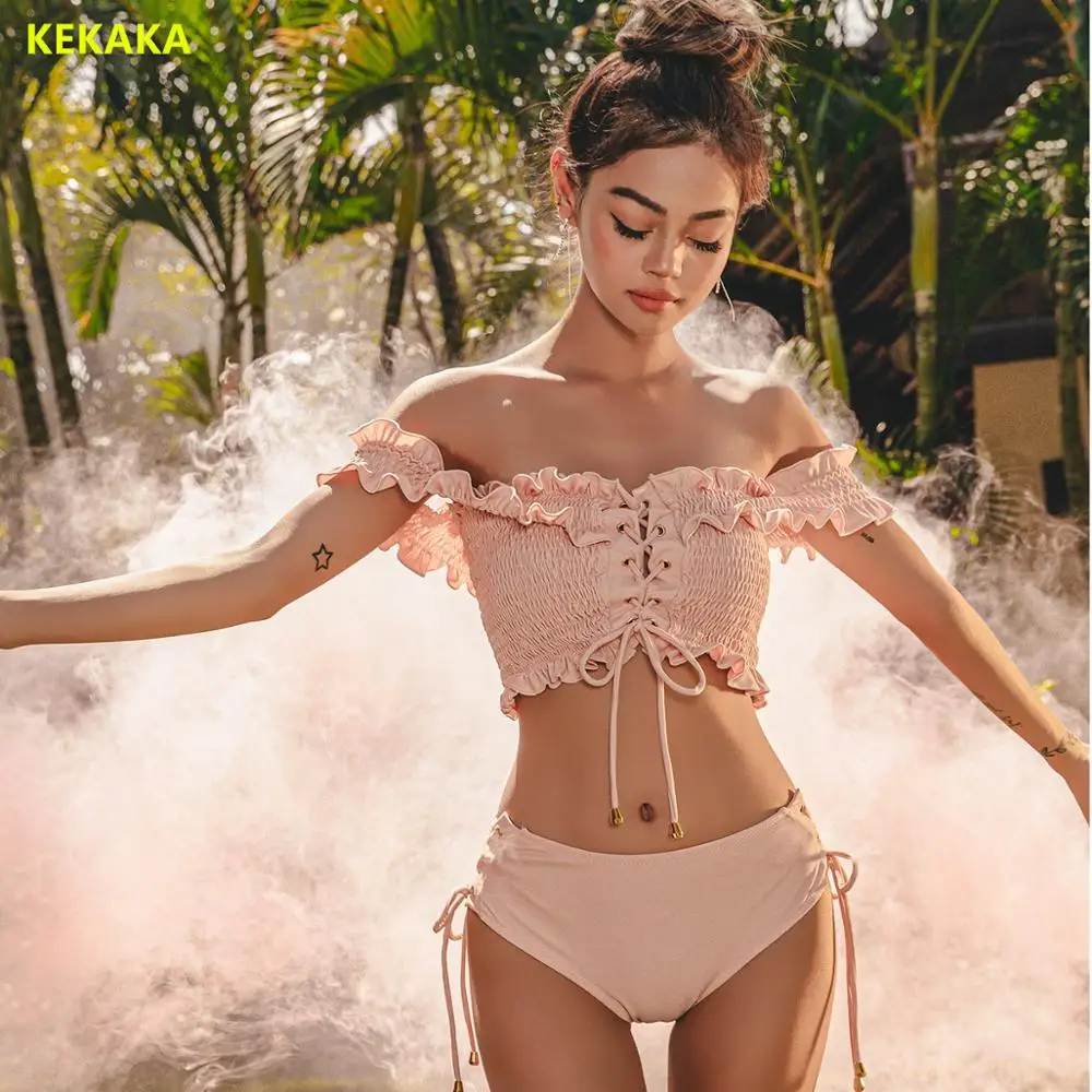 Женский купальник Bella Philosophy розовый с открытыми плечами и коротким рукавом