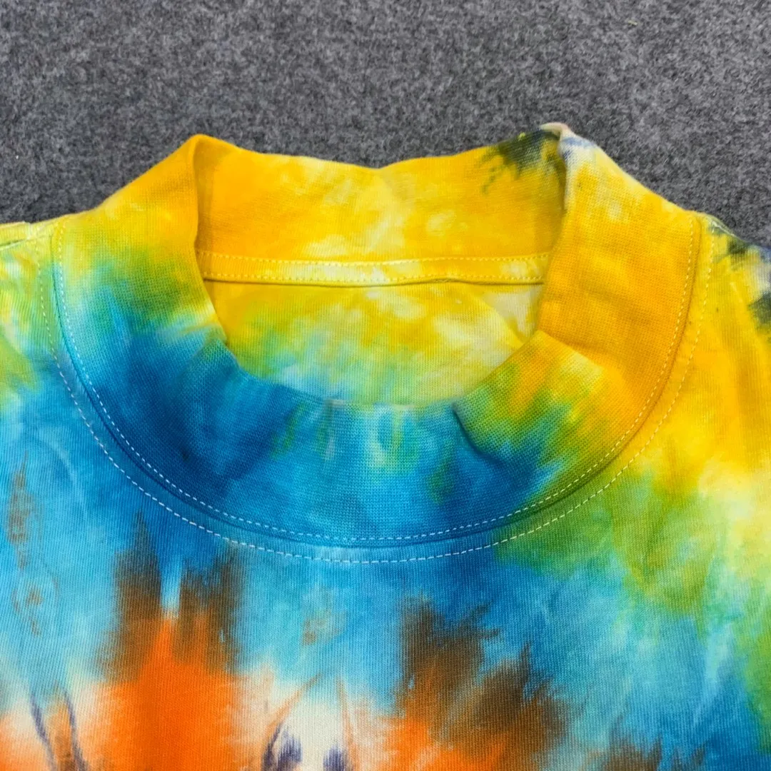 

Travis Scott Astroworld Festival Run Tie Dye Tee T Shirt Men Women Graffiti Hand-painted Dyed Style Short-sleeved T-shirt